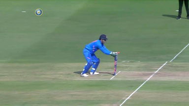 Caution! Step out carefully - MS Dhoni behind the stumps