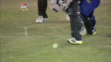 Q6: SRH vs OT –  Ryan ten Doeschate b Mishra