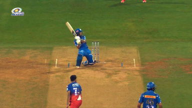 M25: MI vs RCB – Ishan Kishan Six