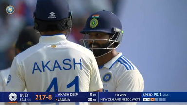 Determined Ravindra Jadeja battles hard with 42(84)