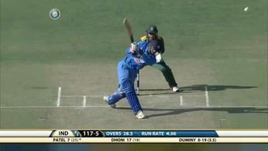 2ND ODI: IND vs SA – Axar Patel Six