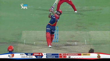 M19: RCB vs DD – Rishabh Pant Six