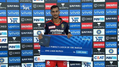 M06: SRH vs RCB – Vivo perfect catch of the match – Shahbaz Ahmed