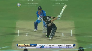 IND vs NZ 2017, 2nd T20I: Martin Guptill Six