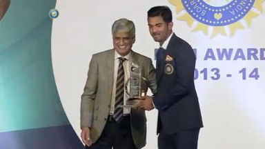 BCCI Awards 2013-14: R Vinay Kumar (KL Rahul collects it on his behalf), Lala Amarnath Award