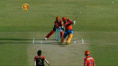 M19: GL vs RCB – Dwayne Smith Six