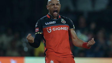 M5: RCB vs DD – Fall Of Wickets