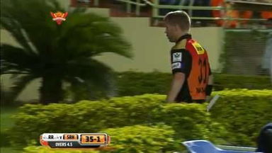 M11: SRH vs RR – David Warner Wicket