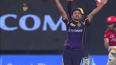M32: KKR vs KXIP – Glenn Maxwell Wicket