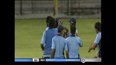 Jha v Guj, Vijay Hazare Trophy 2011 Finals: S Nadeem's 4/6
