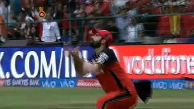 M35: RCB vs RPS – Freecharge Bolt  Moment – Parveez Rasool