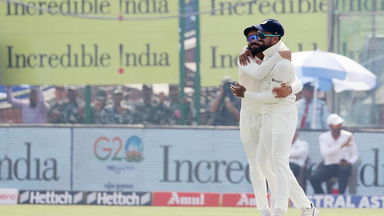 Absolute Classic: KL Rahul grabs one-handed ripper