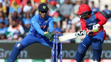 MS Dhoni's super fast stumping