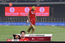 M21: PBKS vs KKR – Moises Henriques Wicket