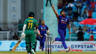 Through the gates - Shardul Thakur rattles Temba Bavuma's woodwork