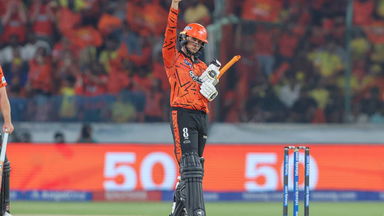 Abhishek Sharma takes down CSK bowlers for 59 (22)