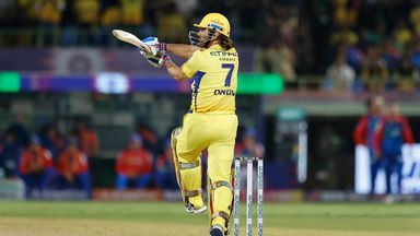 W,4,Drop,4,4: An eventful over ft Mukesh, Dhoni & Jadeja