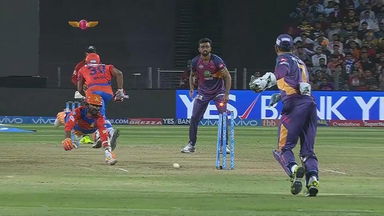 MS Dhoni hits bull's eye, yet again