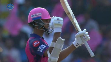 M11: RR vs DC – Amazing Moments