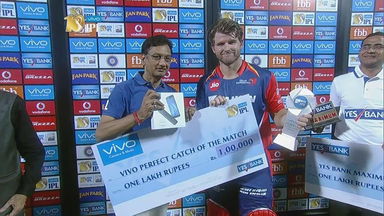 M42: DD vs GL – VIVO perfect catch of the match – Corey Anderson