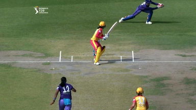 Sushma catches, Smriti departs - Catch Spot on!