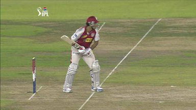M11: KXIP vs CSK – Azhar Mahmood Wicket