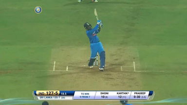 IND vs SL 2017, 3rd T20I: Dinesh Karthik Six