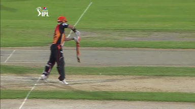 M9: KXIP vs SRH –  David Warner Wicket