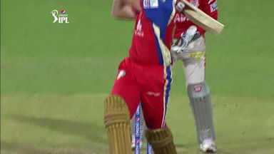 M31: RCB vs KXIP –  Albie Morkel Wicket