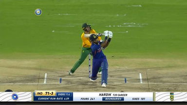 IND vs SA 2022, 4TH T20I: Hardik Pandya Six