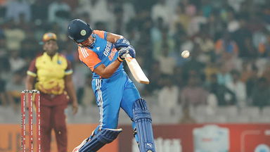 Richa Ghosh provides vital acceleration with 32(17)