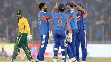 One-handed grab! Dube's superb catch gets Varun the wicket