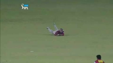 M13: KXIP vs KKR – Freecharge Bolt  Moment – Glenn Maxwell