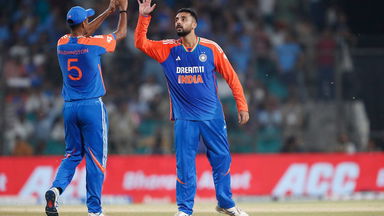 Outfoxed! Varun Chakaravarthy cleans up Jaker Ali with a brilliant wrong'un