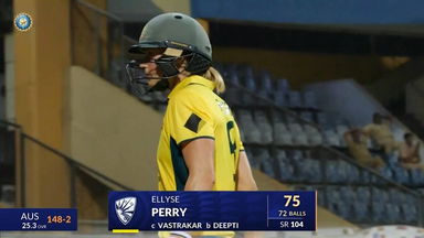 IND-W vs AUS-W 2023-24, 1st ODI: Ellyse Perry Wicket