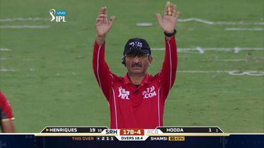 M27: SRH vs RCB – Super Sixes