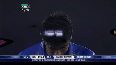 Q2: MI vs LIO –  Umar Akmal Six