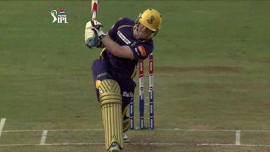 M12: RCB vs KKR – Eoin Morgan Wicket