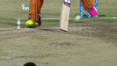 M57: GL vs RCB – Dinesh Karthik Wicket