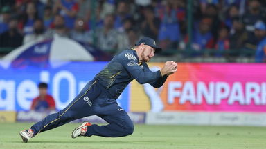 Nothing Gets Past Him! Glenn Phillips plucks a Stunner