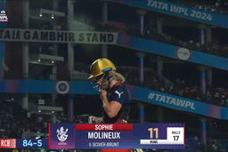 Eliminator - MI vs RCB: Sophie Molineux Wicket