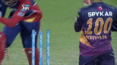 M33: DD vs RPS – Usman Khawaja Wicket