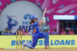 Amelia Kerr hits them clean during breezy 49*(28)