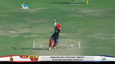 M35: CSK vs RCB – Parthiv Patel Six
