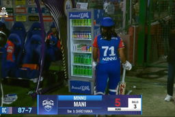 Final - DC vs RCB: Minnu Mani Wicket