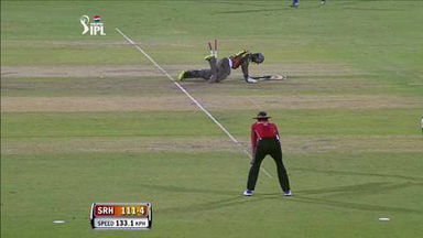 M74: RR vs SRH – Darren Sammy Wicket