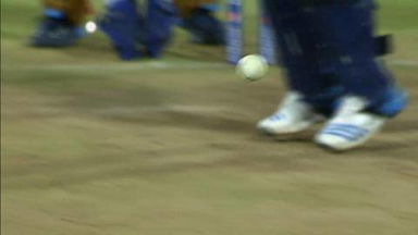 M38: RCB vs DD –  Kevin Pietersen Wicket