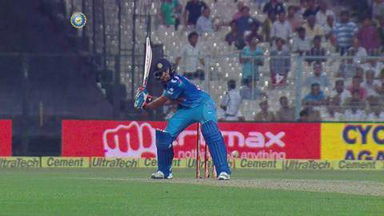4TH ODI: IND vs SL – Rohit Sharma Six