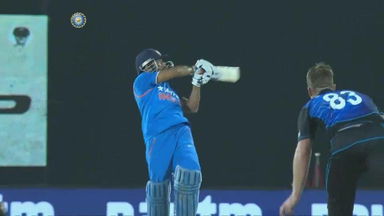 IND vs NZ 2016, 1st ODI: MS Dhoni Six