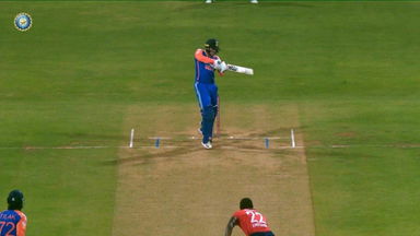 Abhishek Sharma on the charge: Smashes 4,6,6 against Archer